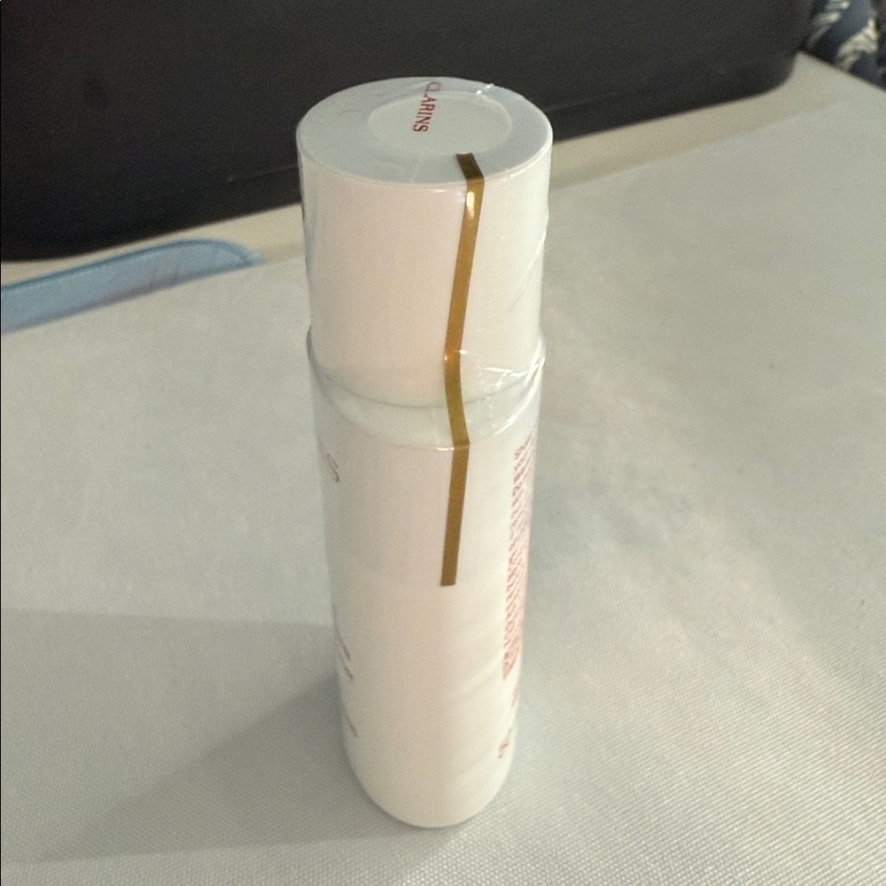 Clarins UV Plus Multi-Protection Tint - Picture 4 of 6